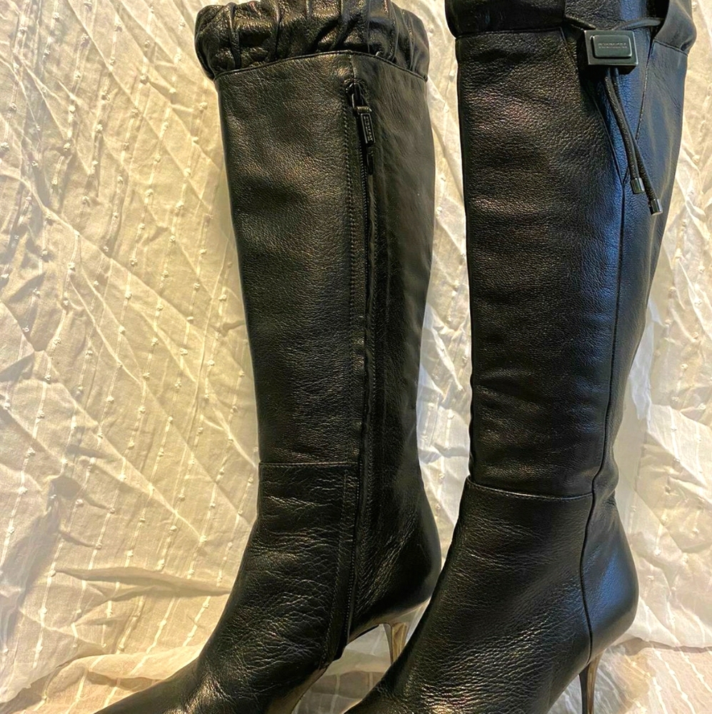 Pointed toe Burberry boots - Picture 1 of 5